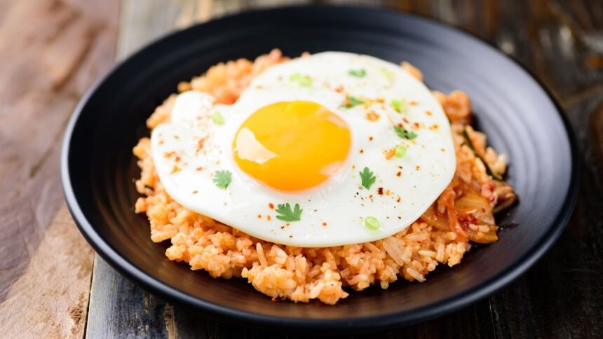 Fried rice with eggs