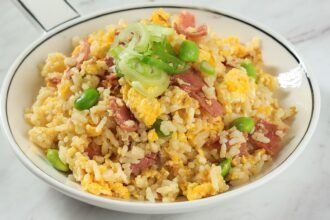 Fried rice with eggs