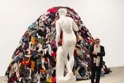 Potpis fotografije - Michelangelo Pistoletto, Venera sa krpama - Venere degli stracci 1967 - 2013, photo Alessandro Lacirasella, ljubaznošću umetnika i Fondacije Pistoleto