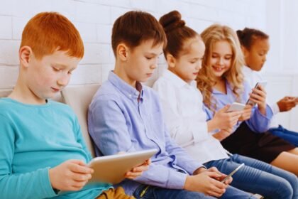 Deca i pametni telefoni